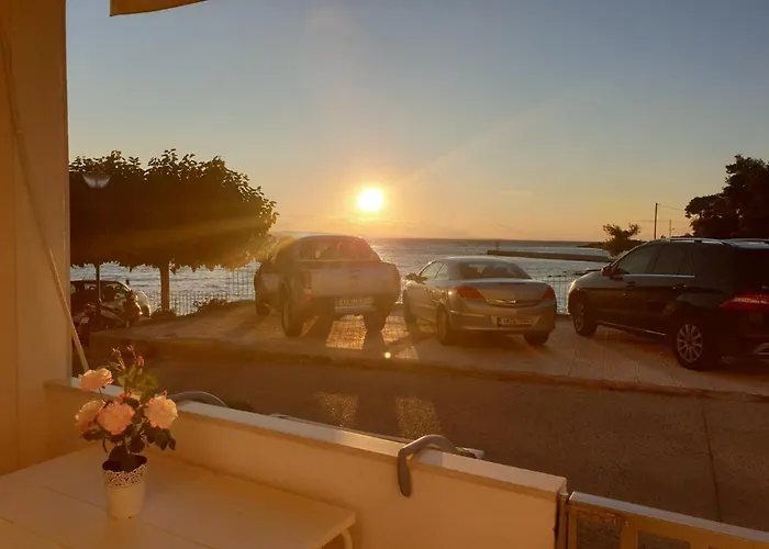 Sunset_apartments Only 15 Meters From The Sea Appart hôtel Neos Marmaras